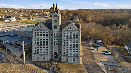 400 Mccarthy Unit 419, Lemont, IL 60439