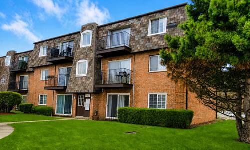 9387 Bay Colony Unit 3W, Des Plaines, IL 60016