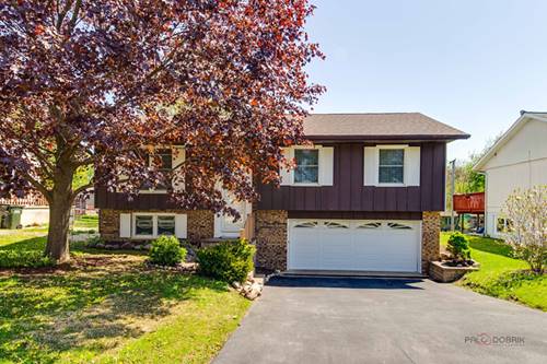 14 Wander, Lake In The Hills, IL 60156