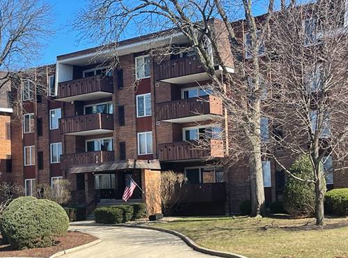121 S Spruce Unit 103, Wood Dale, IL 60191