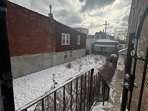 2247 W Cermak, Chicago, IL 60608