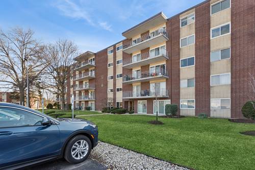 2900 Maple Unit 4D, Downers Grove, IL 60515