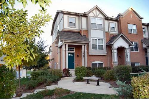 1040 N Claremont, Palatine, IL 60074
