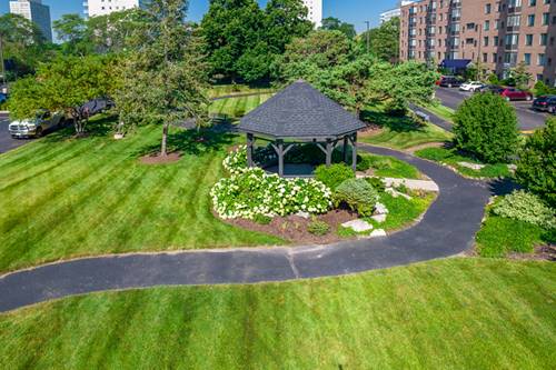 637 E Woodland Park Unit 302, Chicago, IL 60616