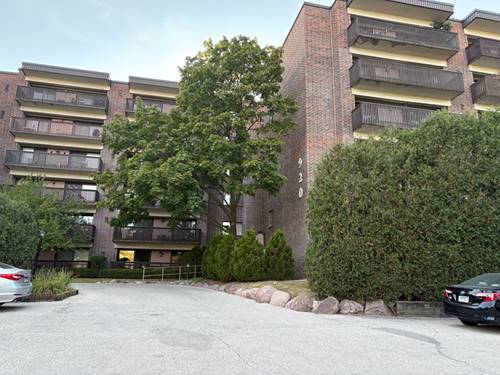 920 Vose Unit 304, Gurnee, IL 60031