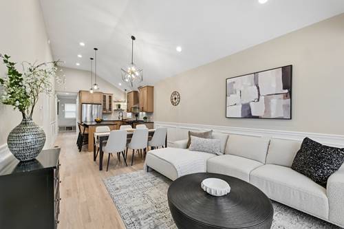 8133 S Saginaw, Chicago, IL 60617