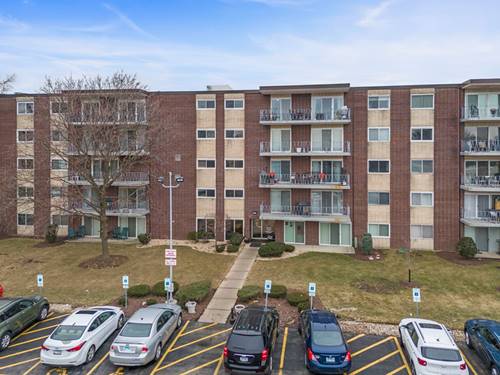2900 Maple Unit 15B, Downers Grove, IL 60515