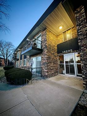 18205 Hart Unit 3A, Homewood, IL 60430