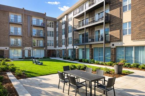 5202 Washington Unit 206, Downers Grove, IL 60515