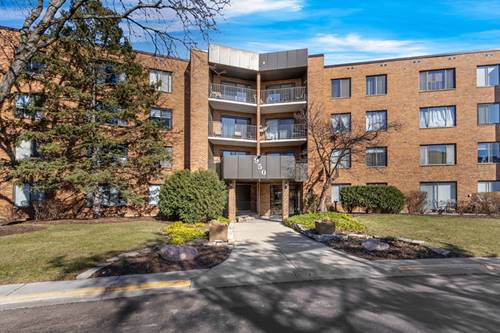 950 E Wilmette Unit 330, Palatine, IL 60074