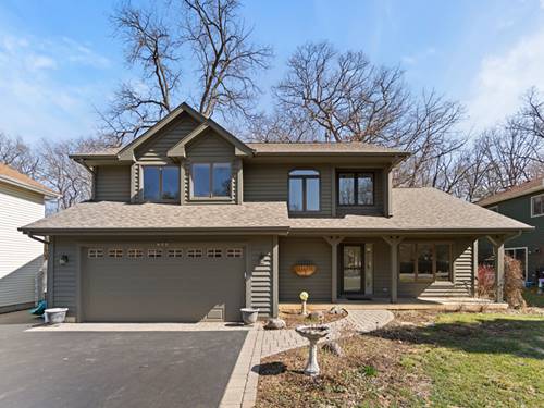 203 Valley, Oakwood Hills, IL 60013