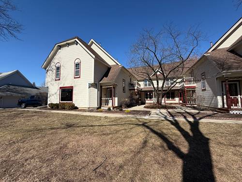 790 Regina Unit 790, Woodstock, IL 60098