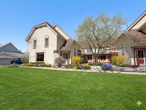 790 Regina Unit 790, Woodstock, IL 60098