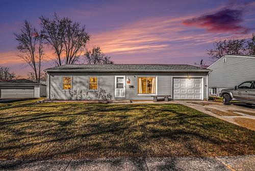 218 Mayfield, Streamwood, IL 60107