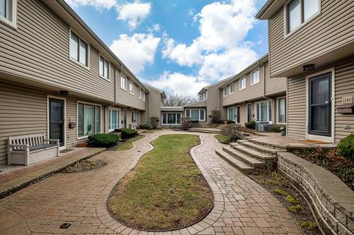 1150 Meadow, Northbrook, IL 60062