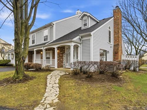 1345 Queensgreen, Naperville, IL 60563