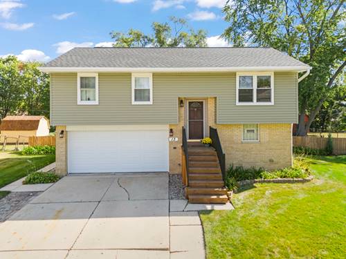 13 S Victoria, Streamwood, IL 60107