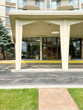 40 N Tower Unit 7L, Oak Brook, IL 60523