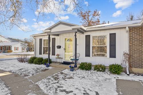 761 Wellington Unit 761, Elk Grove Village, IL 60007