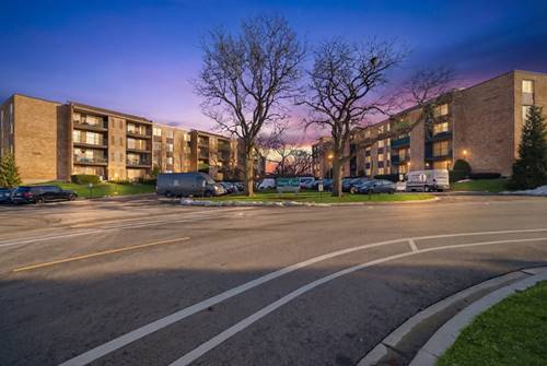 1103 S Hunt Club Unit 129, Mount Prospect, IL 60056