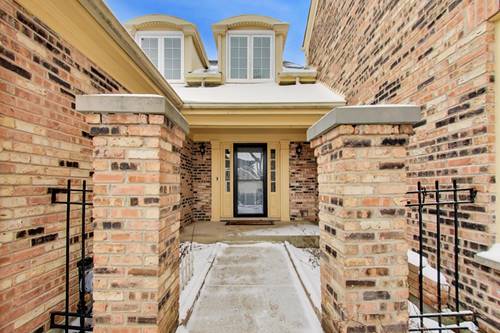 26 The Court Of Island, Northbrook, IL 60062