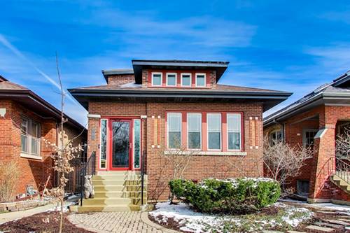 944 N Ridgeland, Oak Park, IL 60302