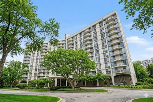 20 N Tower Unit 4C, Oak Brook, IL 60523