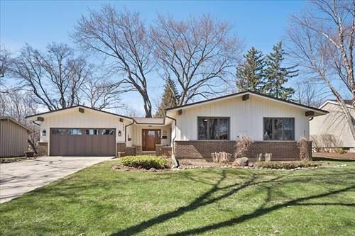 122 Williamsburg, Bartlett, IL 60103