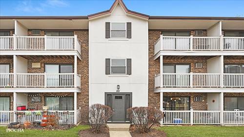 201 Gregory Unit 15, Aurora, IL 60504