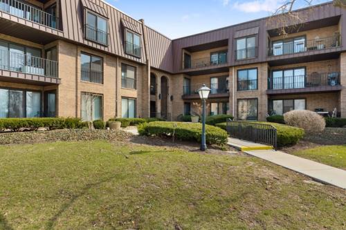 2 The Court Of Harborside Unit 207, Northbrook, IL 60062