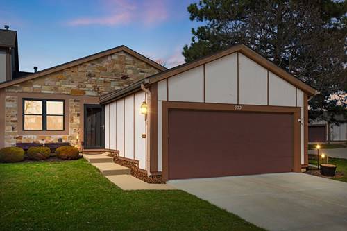 933 Wheaton Oaks, Wheaton, IL 60187