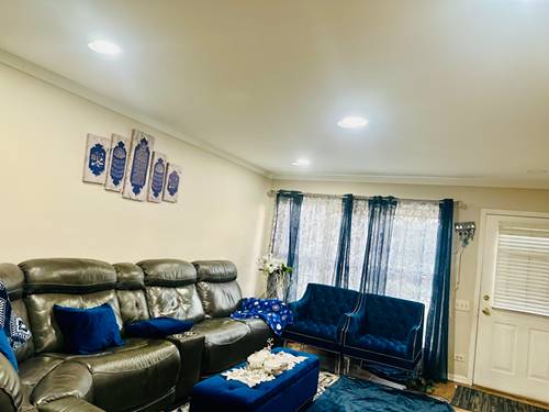 225 Port Royal Unit 225, Aurora, IL 60504