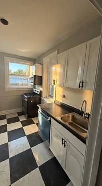 440 S Ridgeland Unit 2S, Oak Park, IL 60302