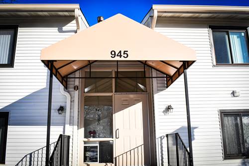 945 Commonwealth Unit 4, Vernon Hills, IL 60061