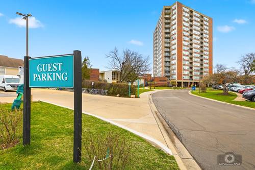 3925 Triumvera Unit 10B, Glenview, IL 60025