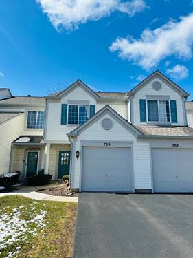 709 Blossom Unit 709, Naperville, IL 60540