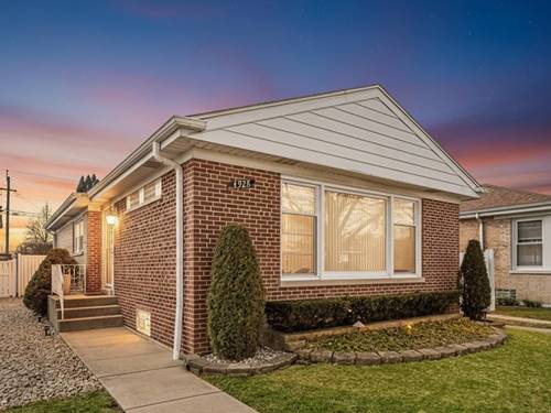 4928 N New England, Chicago, IL 60656