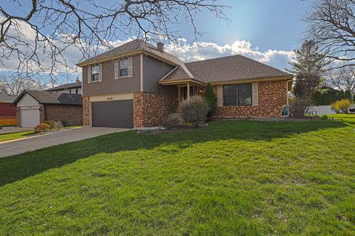 1526 Gainesboro, Wheaton, IL 60189