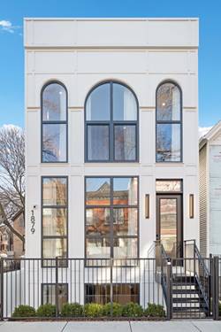 1879 N Hoyne, Chicago, IL 60647