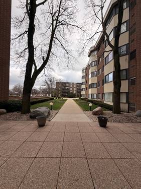 5500 Lincoln Unit 507W, Morton Grove, IL 60053