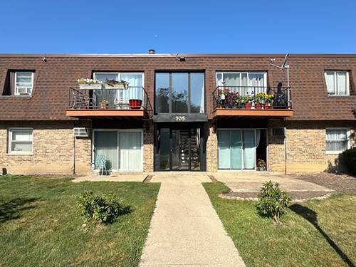 705 Grove Unit 101, Buffalo Grove, IL 60089