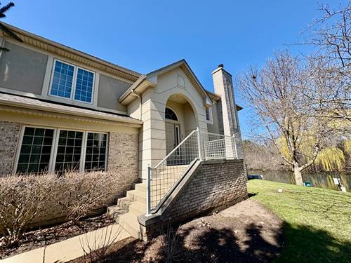 30 Beaconsfield Unit 30, Lincolnshire, IL 60069