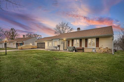 1013 Manor, Streamwood, IL 60107