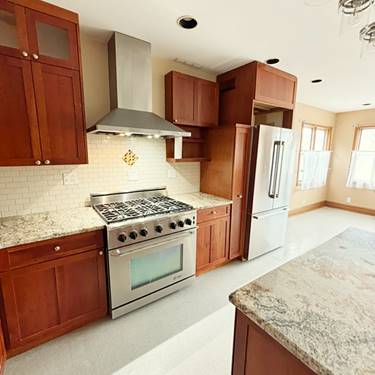 2133 W Grace Unit 2, Chicago, IL 60618