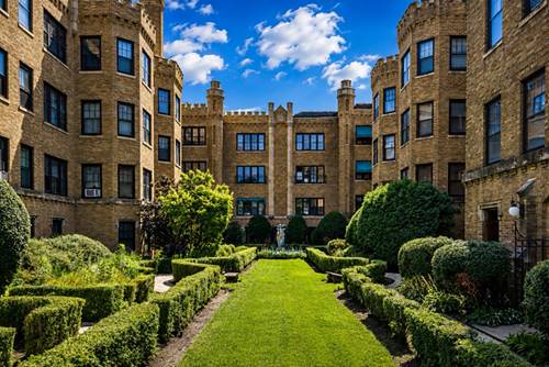 2430 W Greenleaf Unit 1, Chicago, IL 60645