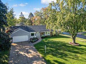 332 El Paso, Carol Stream, IL 60188