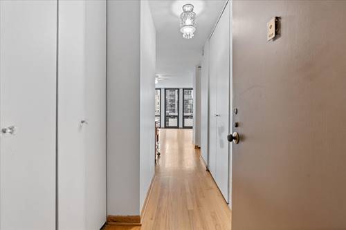 1 E Scott Unit 906, Chicago, IL 60610