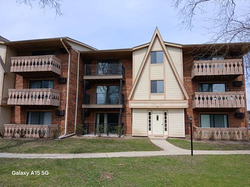 11 Parkside Unit 6, Vernon Hills, IL 60061