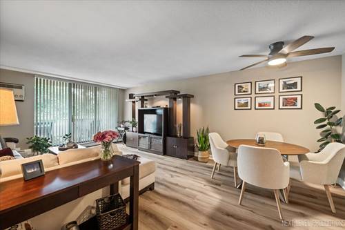 2222 S Stewart Unit 1C, Lombard, IL 60148