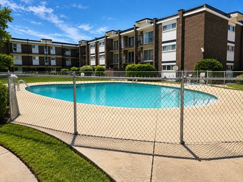 10109 Cherry Unit M10, Skokie, IL 60076